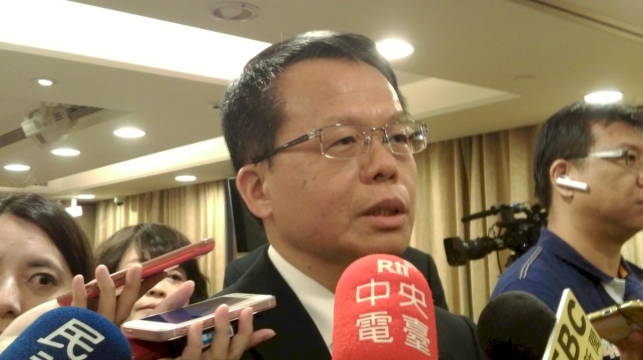 長榮總座孫嘉明哽咽落淚 三申絕不同意禁搭便車