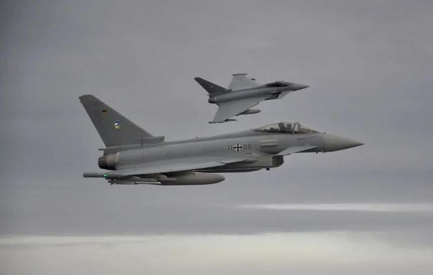 2架歐洲戰機德國空中相撞 搜尋彈射逃生飛官