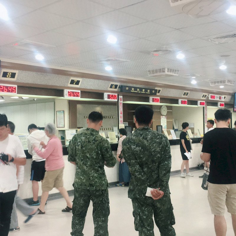 屏東2傘兵跳傘落地受傷 意識清楚診治中