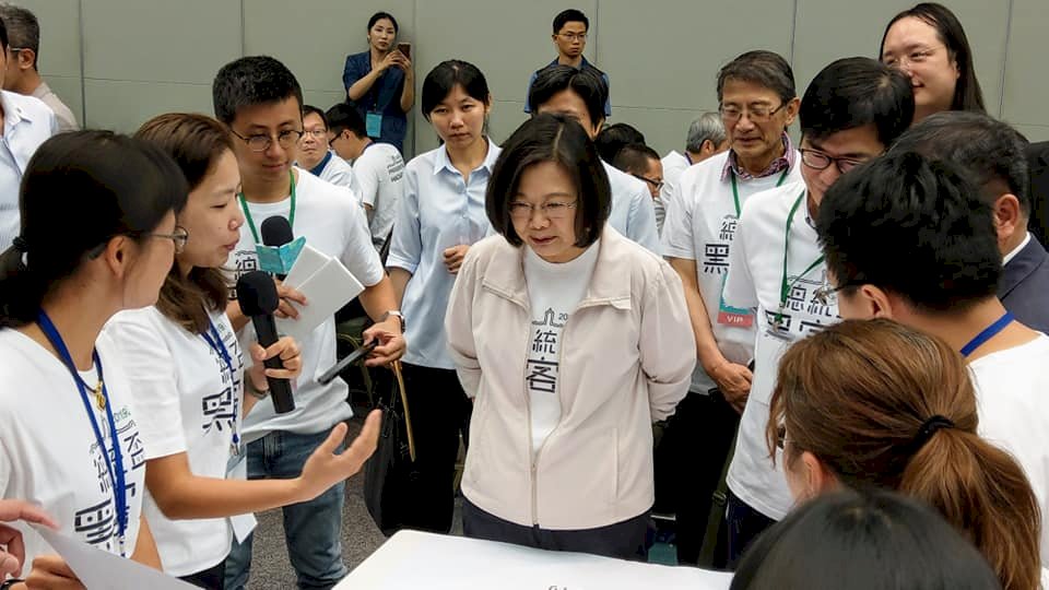 蔡總統盼黑客松激盪新解決方式 促成政府改變