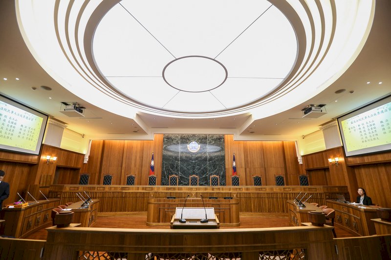 最高法院大法庭：詐欺犯自白繳回犯罪酬勞 可減刑