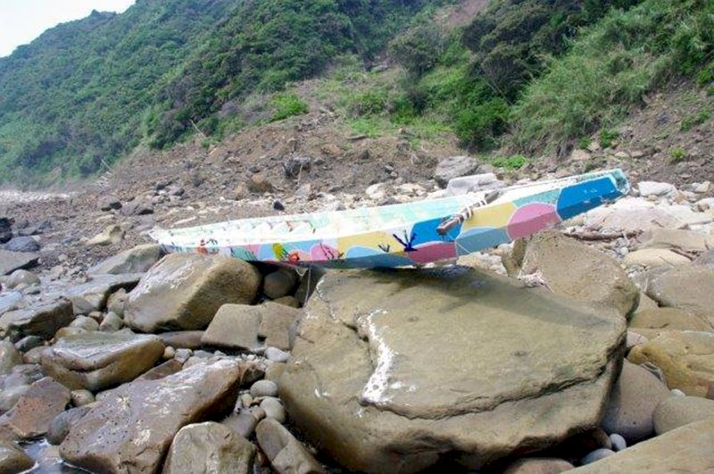 重現太古航線 遭黑潮吞噬龍舟漂到日本