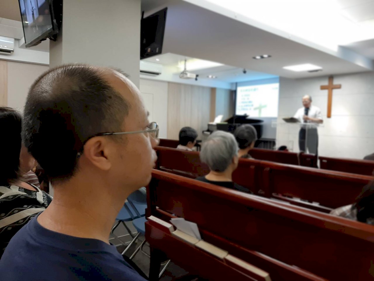 宗教壓制令人窒息 廖強全家被迫出逃