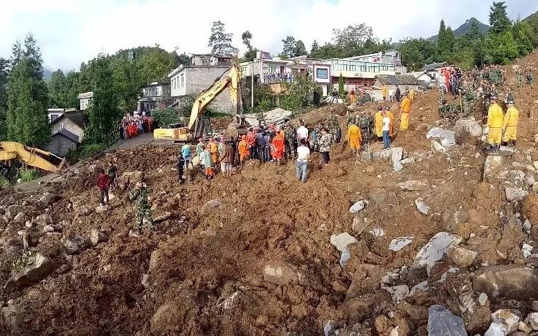中國貴州山崩 11死至少34人失聯