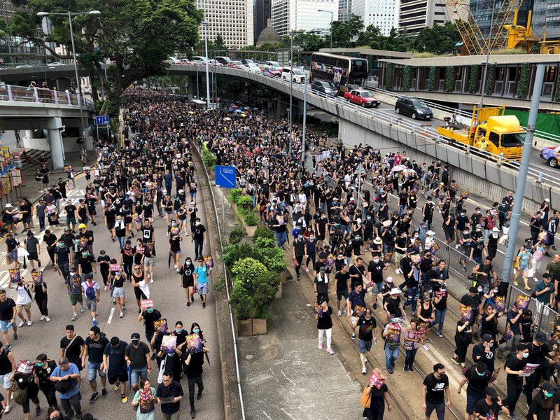 追究港警開槍責任 中環集會化為遊行