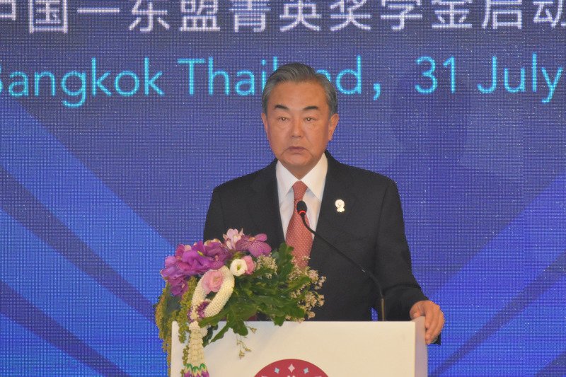 南海風雲詭譎 王毅警告區域外國家勿擴大事端