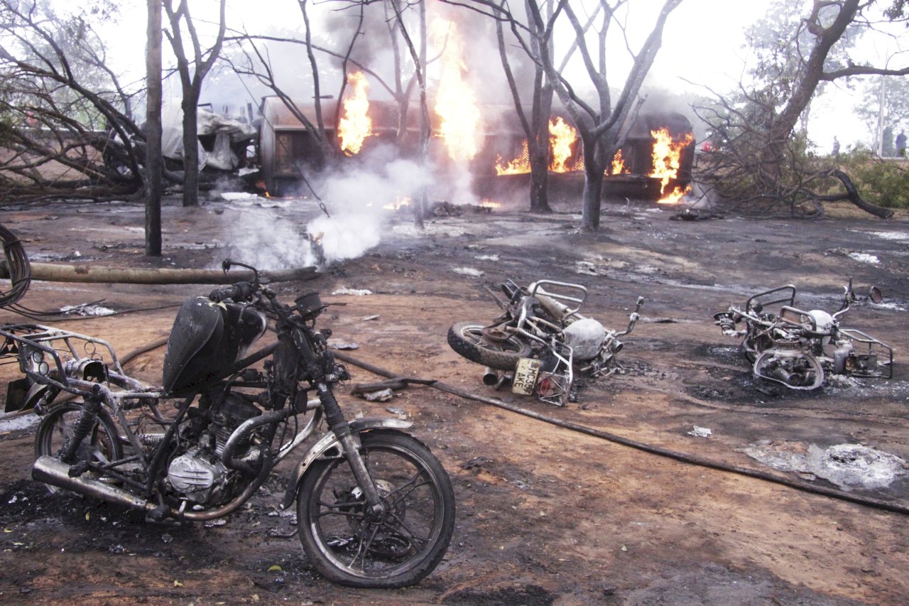 坦尚尼亞油罐車爆炸 至少57死65傷