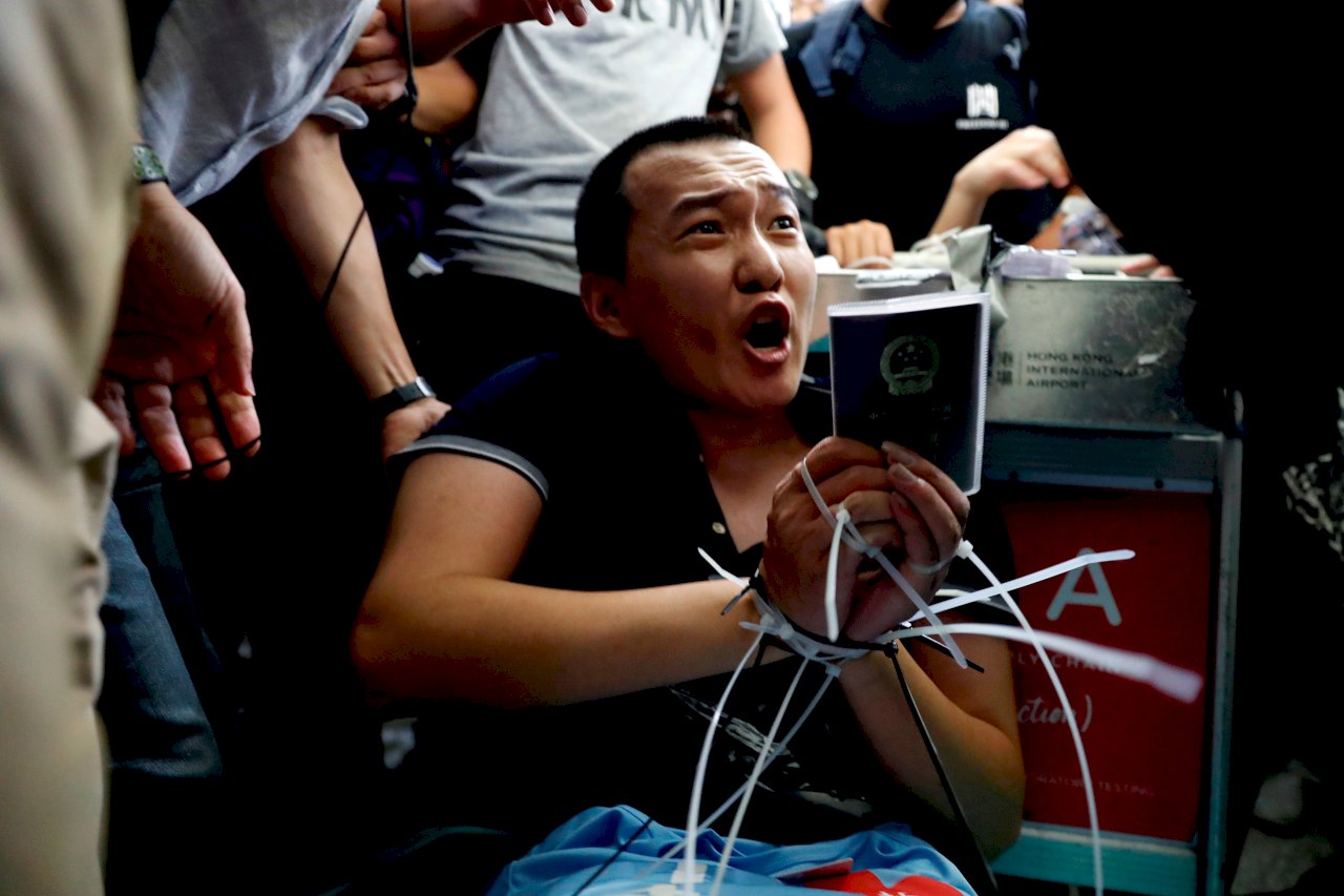 環時記者出院 聲稱被圍時不表明身分是自保