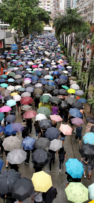 克服恐懼 百萬港人再度上街表達訴求