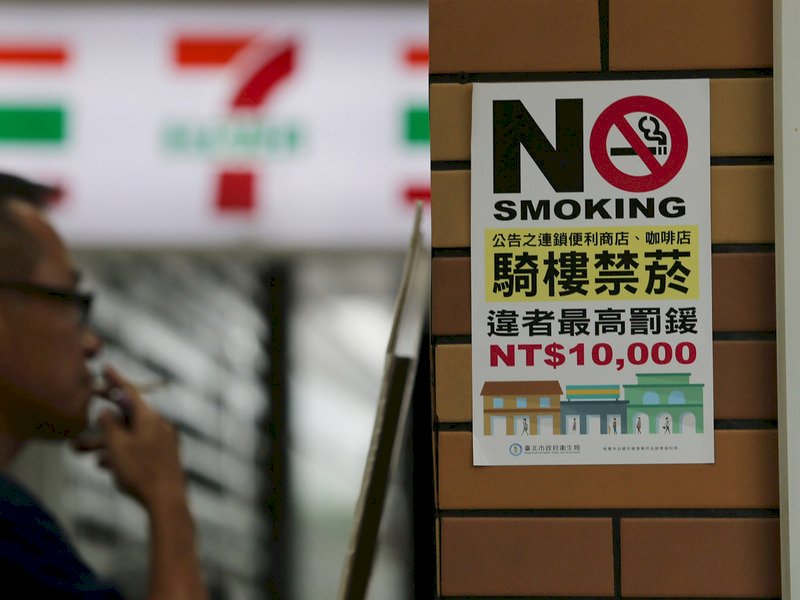 ◎9/1起超商、咖啡店前騎樓禁菸，違者最高罰款10000元！給自己一個不吸菸的動機和理由吧！
