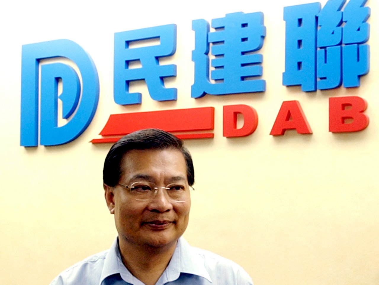港人大常委：看不到北京須介入香港問題