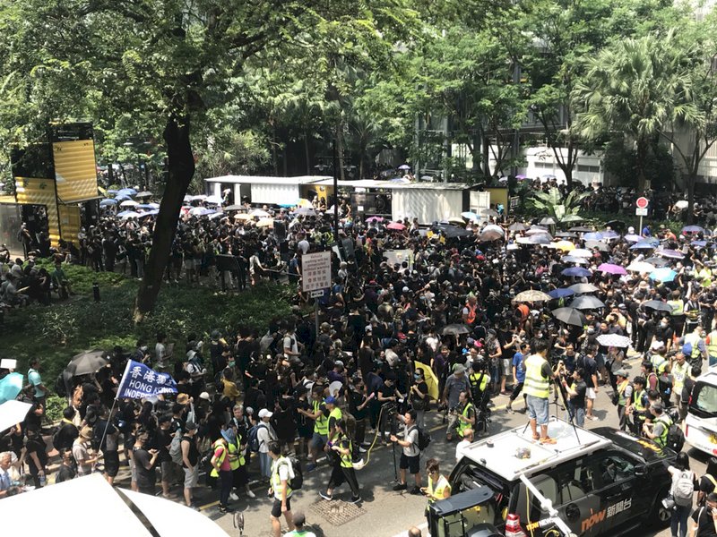 香港又有反送中遊行 地鐵觀塘段關閉