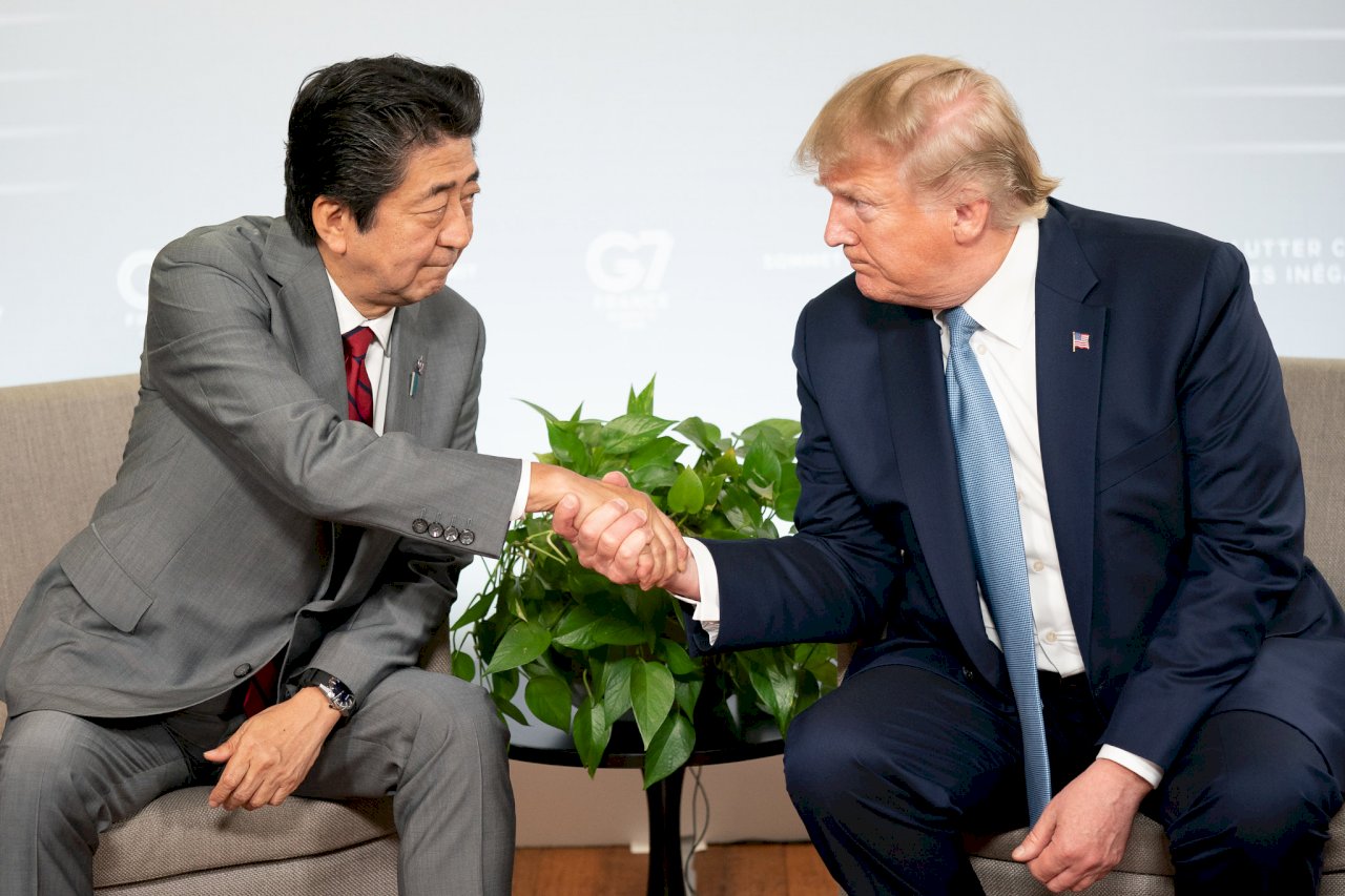 關稅緊箍咒 川普：暫不對日本汽車加稅