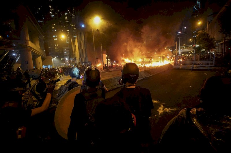 反送中太子站濺血40人遭捕 港警：適當武力