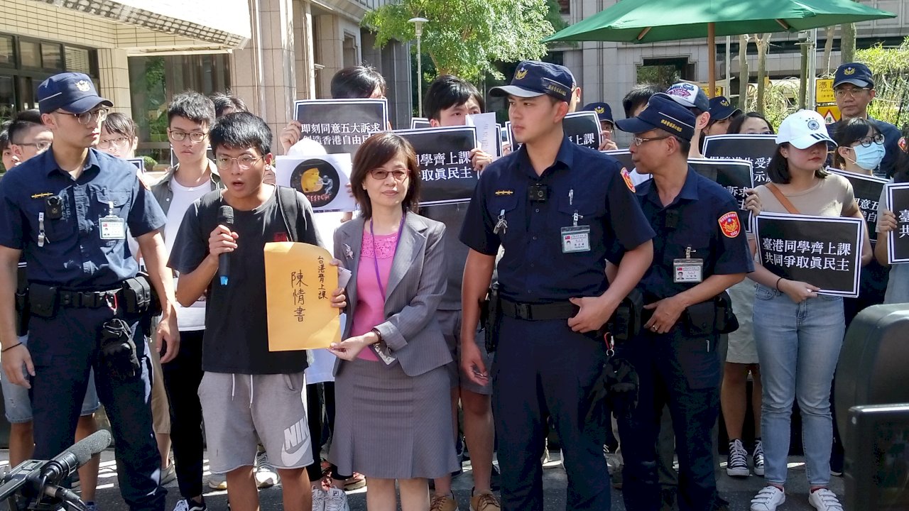 台生聲援遭捕港生 陸委會再籲港府以和解取代拘捕