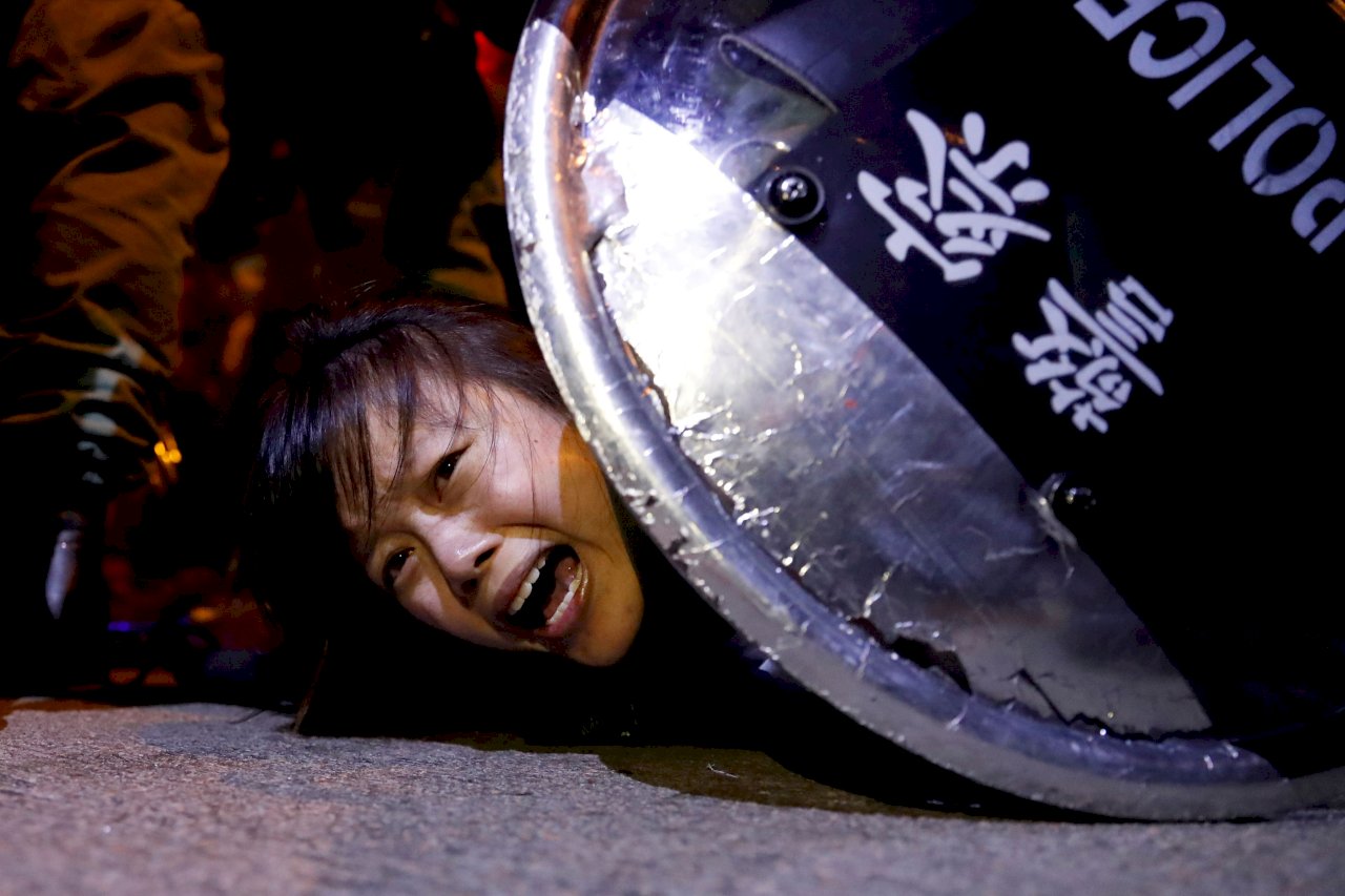HKDC：香港政治犯破千人！逾半數不到25歲  總刑期772年