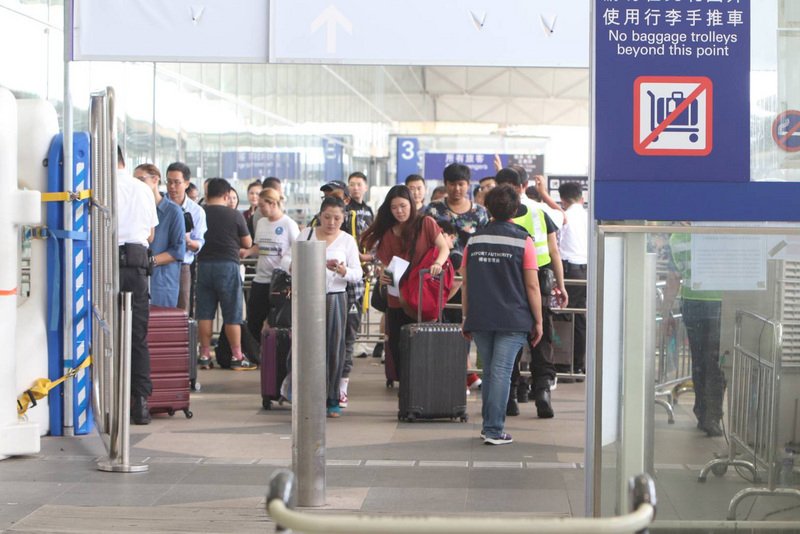 香港海關搜「反送中」裝備 全面檢查台灣旅客行李