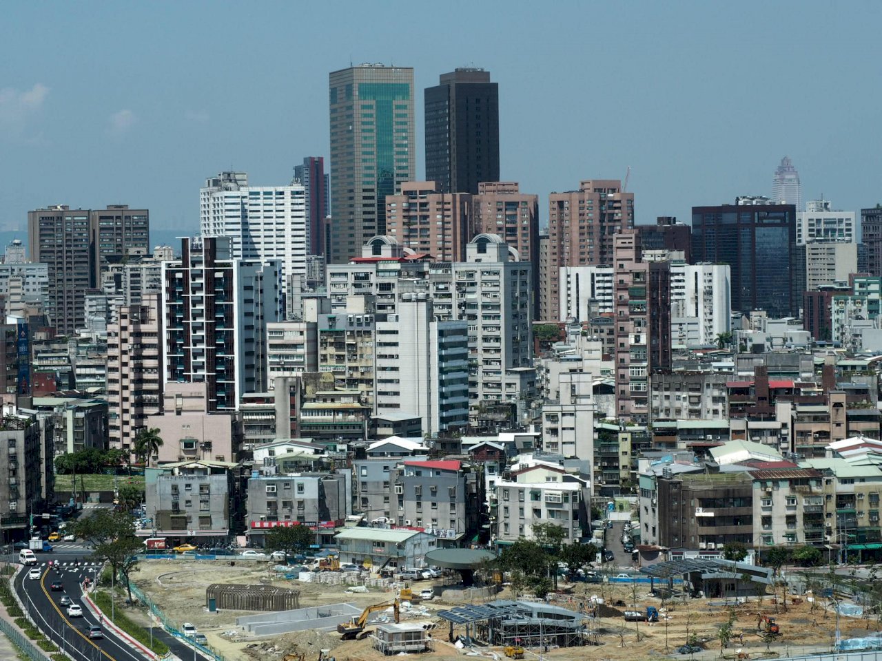 公股銀董座看房市谷底翻身 央行豪宅控管解禁難