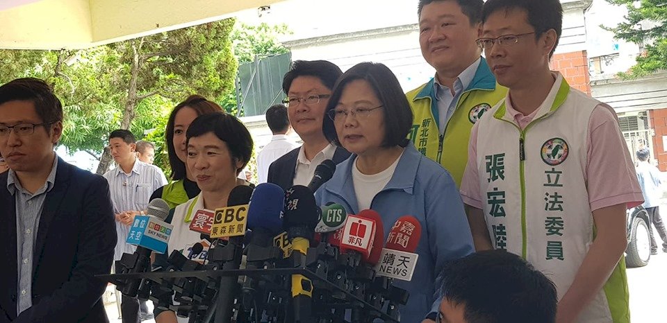 韓國瑜邀朝野共商國是 總統：應真心誠意非選舉操作
