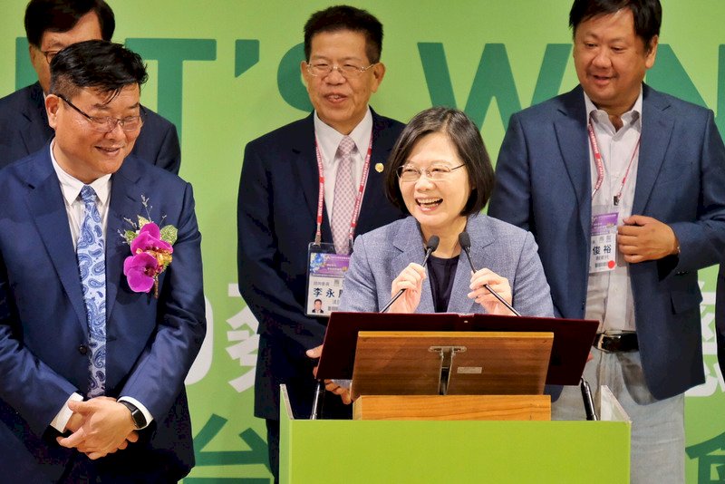 台商後援會成立 &nbsp;蔡總統：有政績團隊值得再給4年