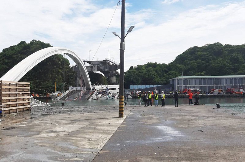 南方澳跨港大橋坍塌  北榮啟動緊急救護