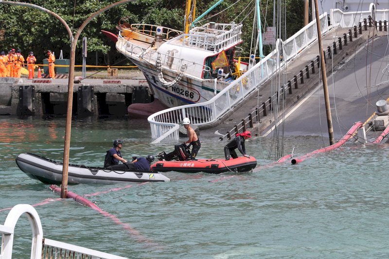 南方澳跨港大橋坍塌 立委要求全台橋樑維修率達百分百