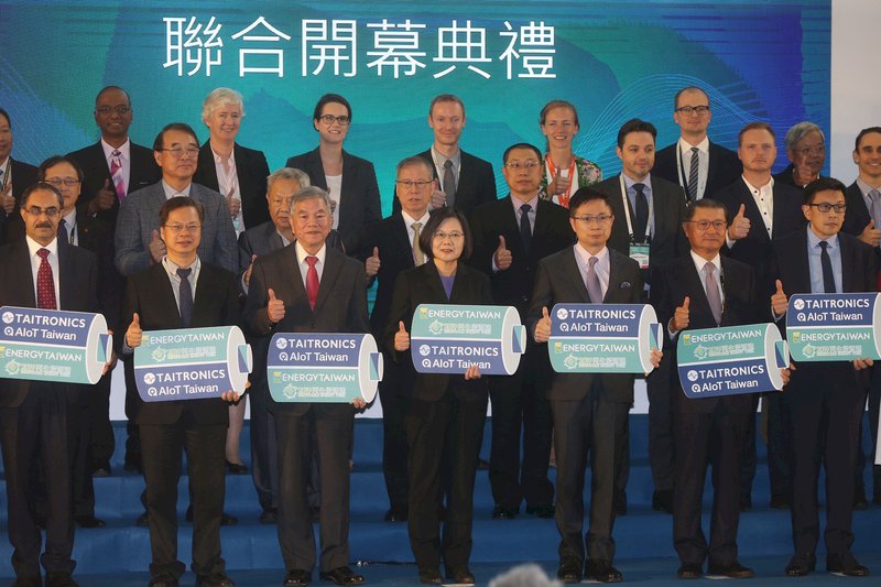蔡總統：看見綠能具體成果 有信心達成2025目標