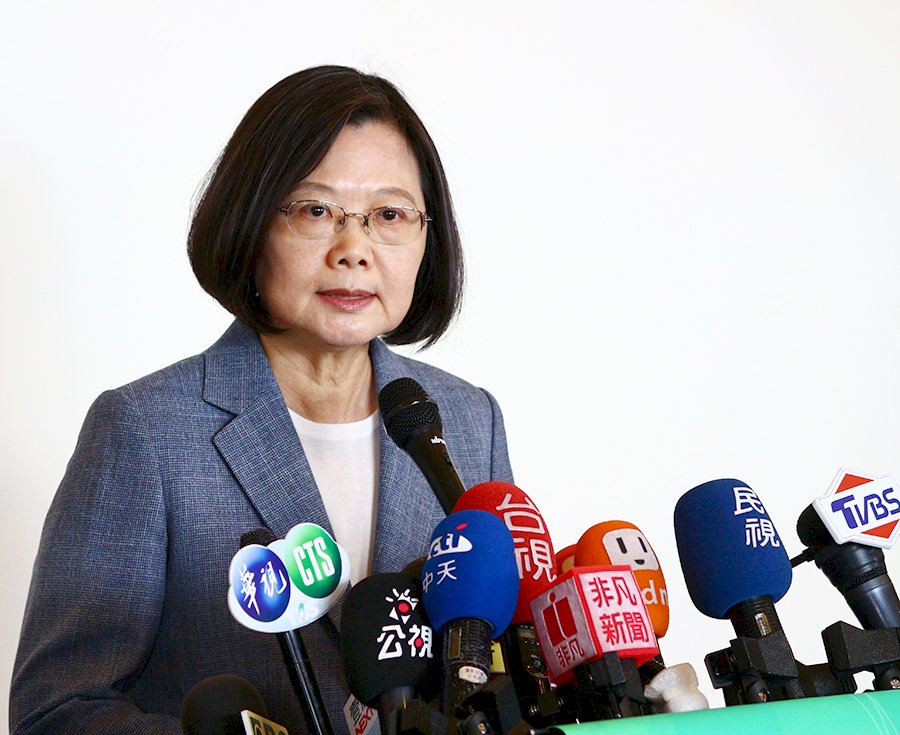 韓國瑜險遭蛋砸 總統直言惹事民眾不該 已要求警方追人