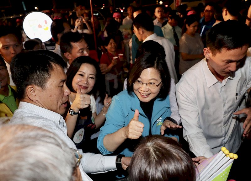 蔡總統：透過選票 保衛台灣民主自由主權
