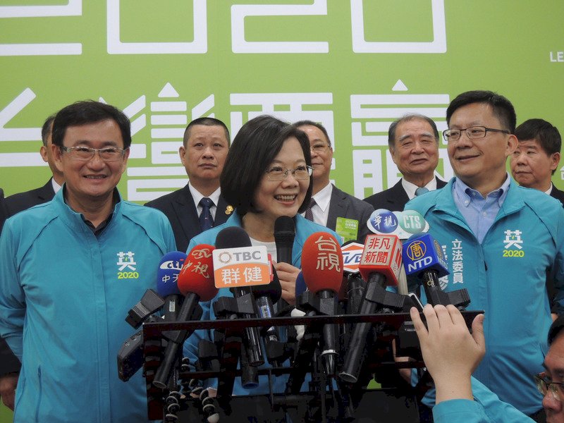 韓提大學生免費遊學 總統：未經評估開支票 跳票可能性大