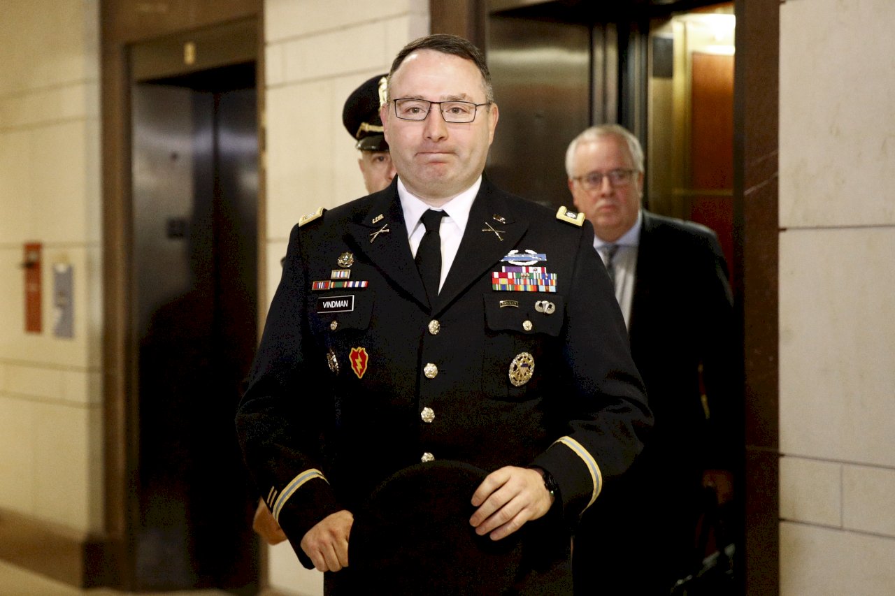 為川普彈劾案作證 陸軍中校疑遭威嚇決定退伍