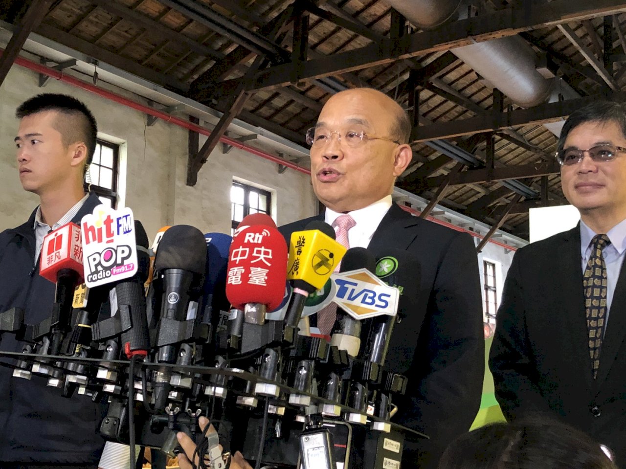 韓國瑜提學貸全額補助 蘇貞昌：不負責任也對繳稅民眾不公
