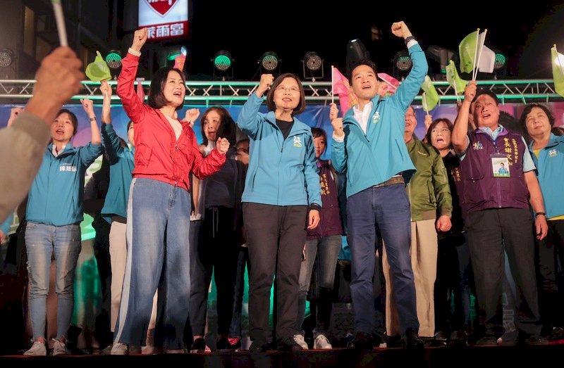 出席何志偉造勢會 總統：台商回流下週破7千億
