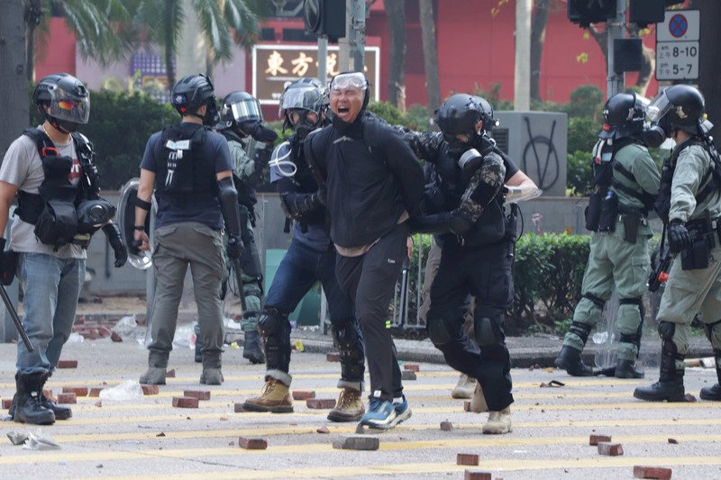 英國政界聯合致函 呼籲林鄭命令港警克制