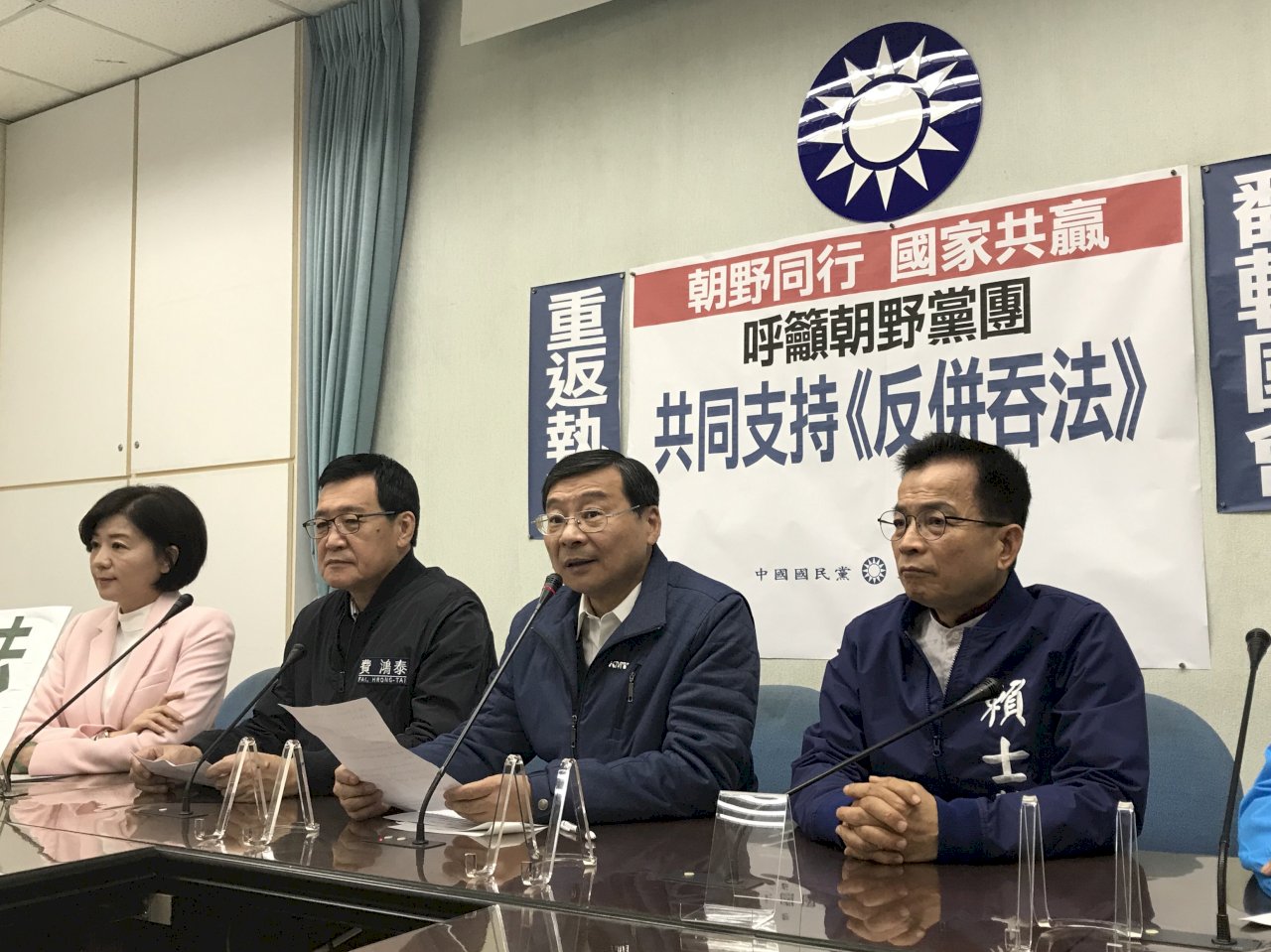 反滲透法逕付二讀 藍要求「反併吞中華民國法」比照辦理