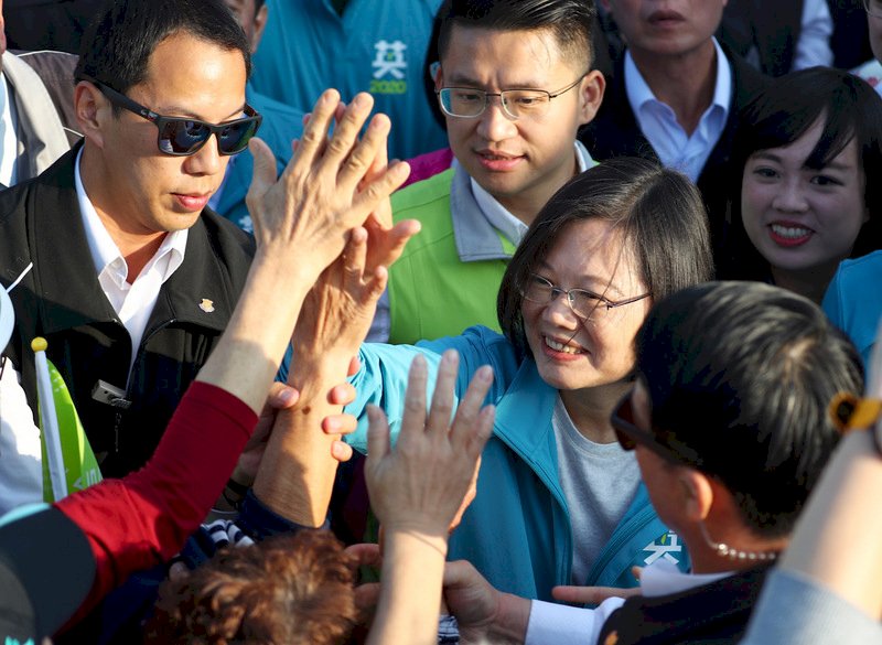 蔡總統：還好2016政黨輪替 否則不知台灣被帶向何方
