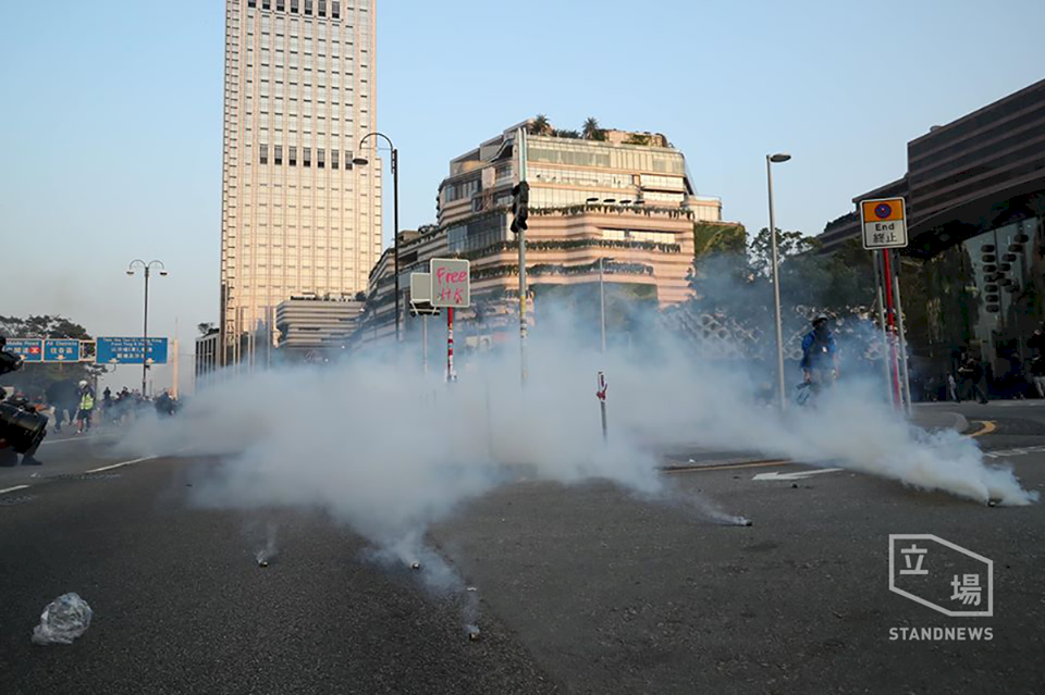尖沙咀遊行爭五大訴求 港警抹黑民眾改新聞稿