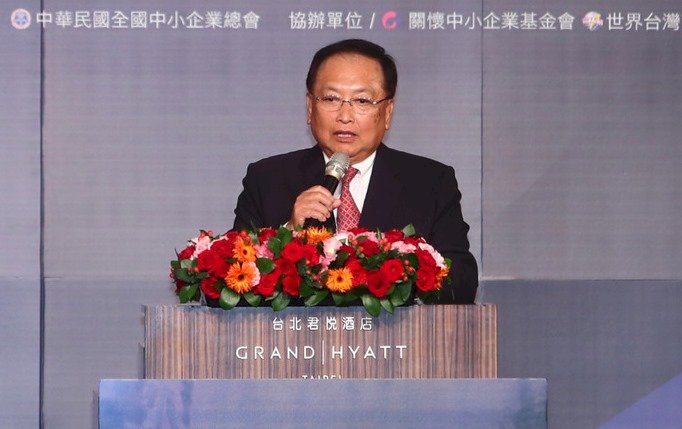 企業元氣未復、疫情詭譎 工商團體再籲凍漲基本工資