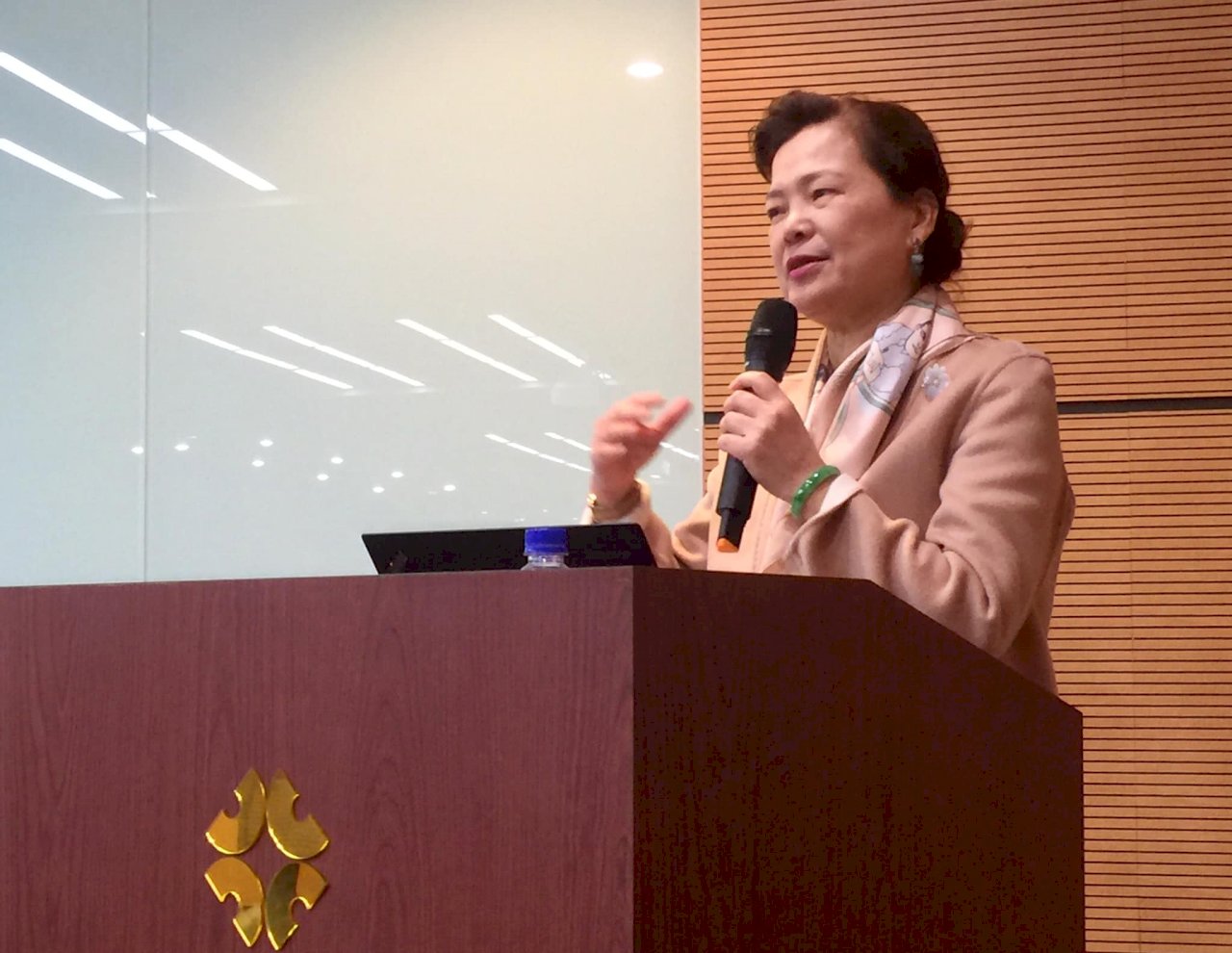首次台澳醫療論壇 王美花盼搭產業合作平台