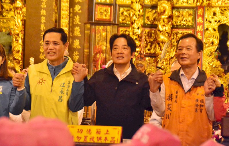 韓國瑜稱「被霸凌三兄弟」 賴清德：對民主堅持截然不同