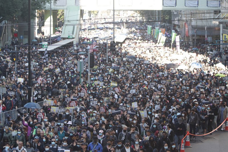 學者：港市民大遊行 反映區選後港人仍不滿意