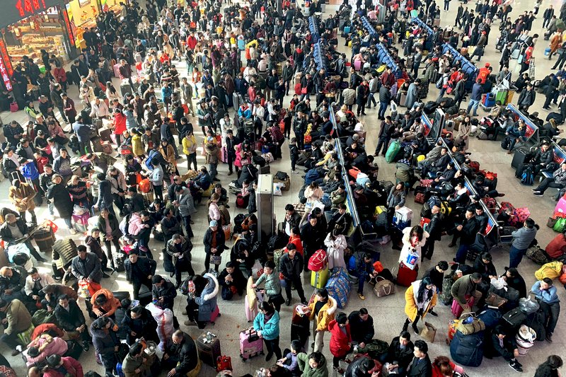中國春運一票難求 反向到大城市過年逐漸興起