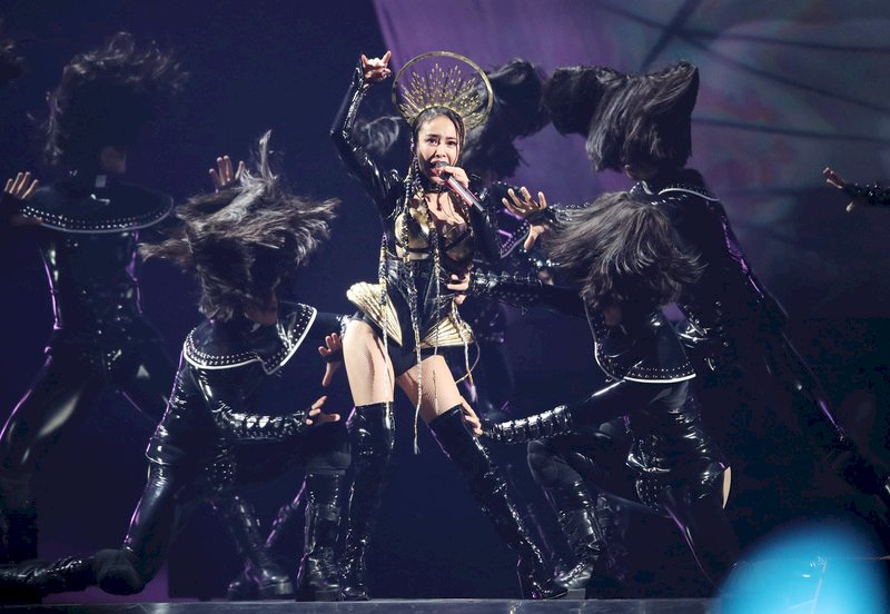 Jolin砸2.4億攻蛋打造藝術魔幻大秀 鼓吹勇敢做自己