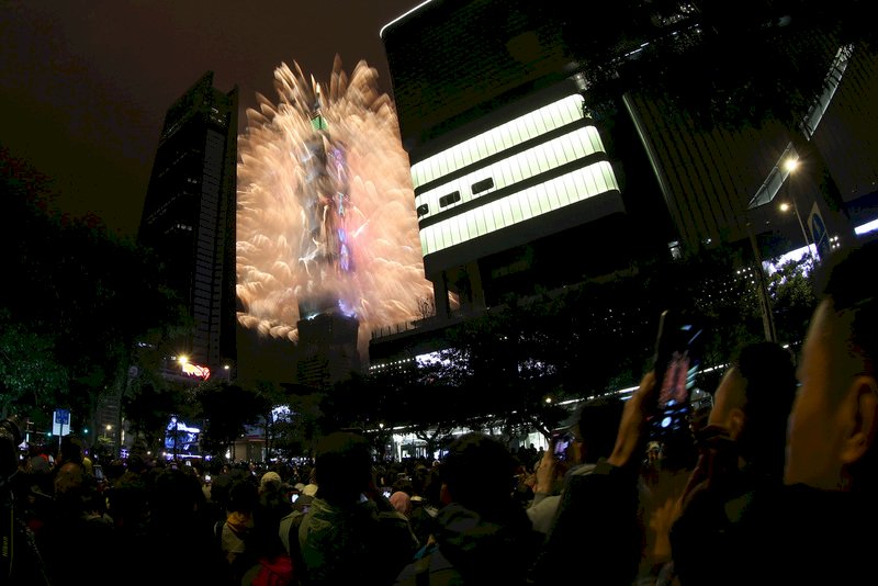 北市跨年晚會 設管制區實聯制、全程戴口罩