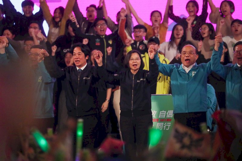 高碩泰受新聞週刊專訪 盼美派閣員參加總統就職
