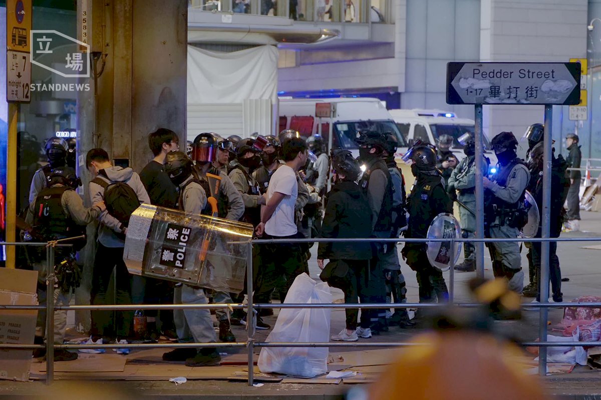 香港警暴再現 15萬人集會被腰斬(影)