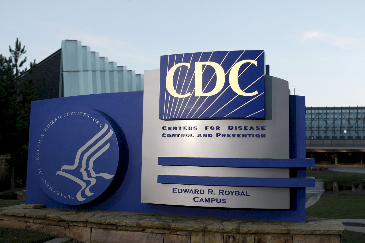 美CDC建議健康兒童打新冠疫苗 與衛生部長不同調