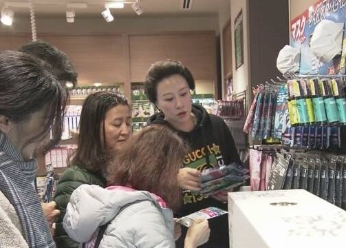 武漢肺炎疫情延燒 遊日陸客返國前爆買口罩