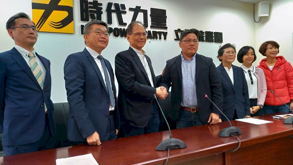 第10屆立委明宣誓就職 「堃昌配」預料拿下正副院長