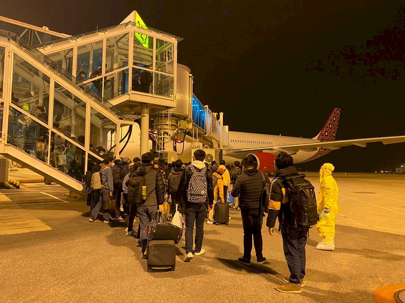 印尼包機武漢撤僑 安置納土納島隔離引發抗議